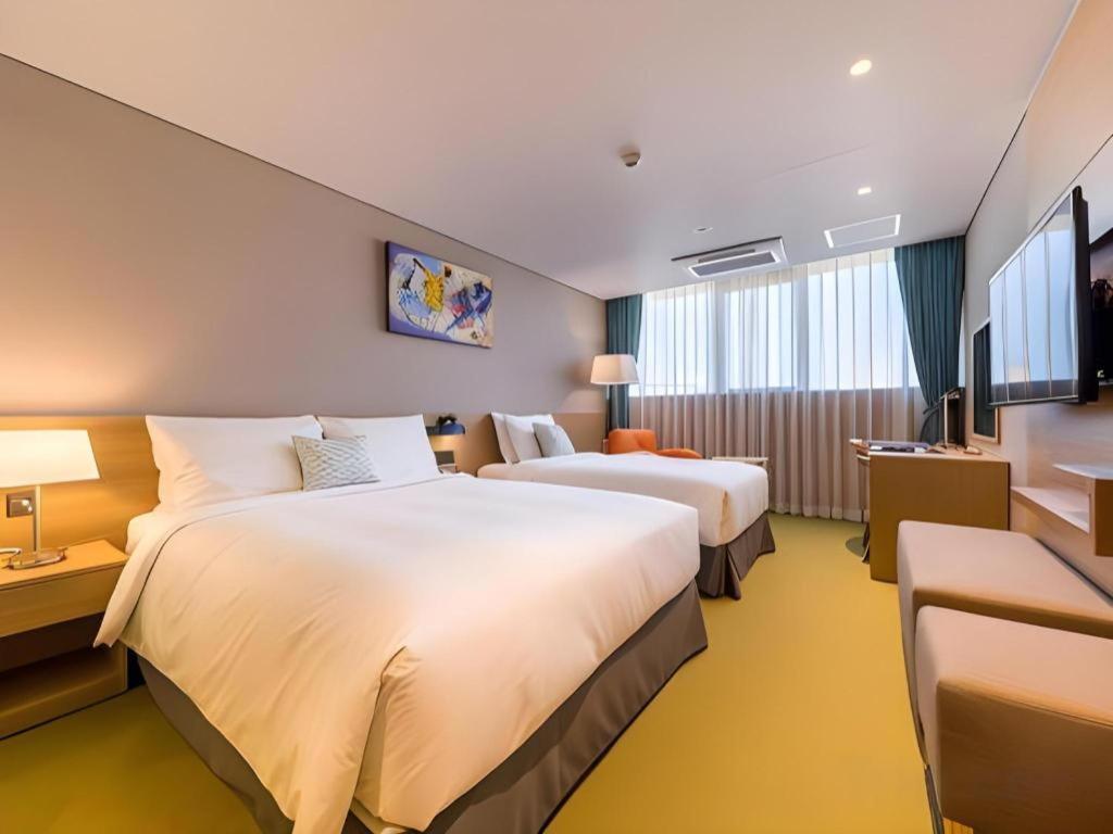 Howard Johnson By Wyndham Incheon Airport Exterior foto