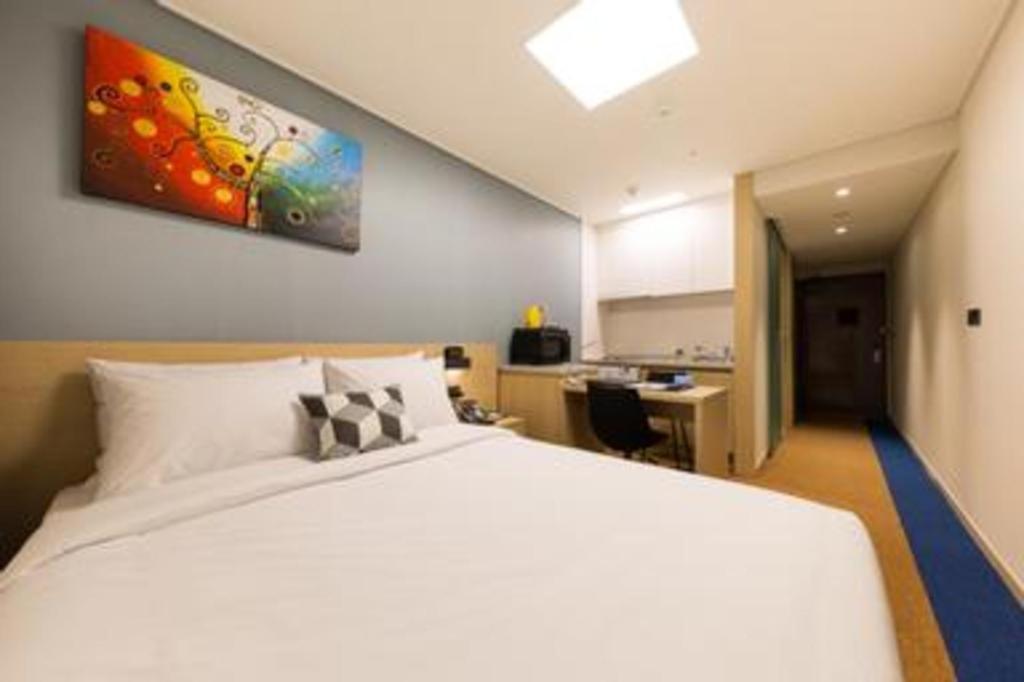 Howard Johnson By Wyndham Incheon Airport Exterior foto